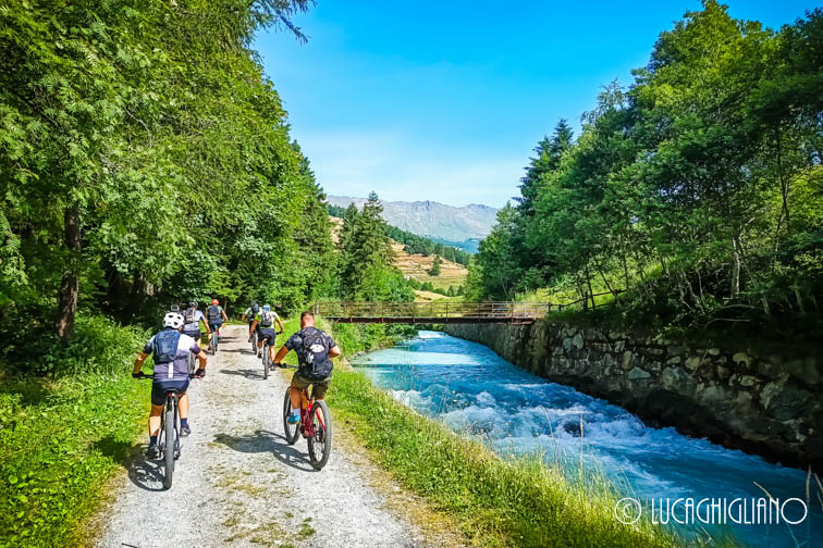 Val d'Ayas: Tchavanna e Ru Courtod in MTB - il fondovalle