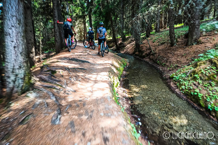Val d'Ayas: Tchavanna e Ru Courtod in MTB - il ru courtod