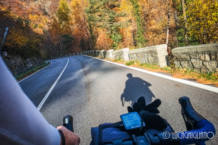 colle del Moncenisio in bici da corsa: i colori esplodono