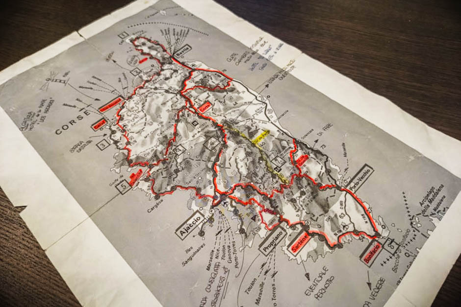 Corsica in bici: una vecchia cartina stampata su un foglio A3